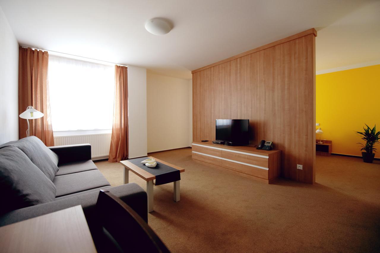 Hotel Fabrika Uherské Hradiště Kültér fotó