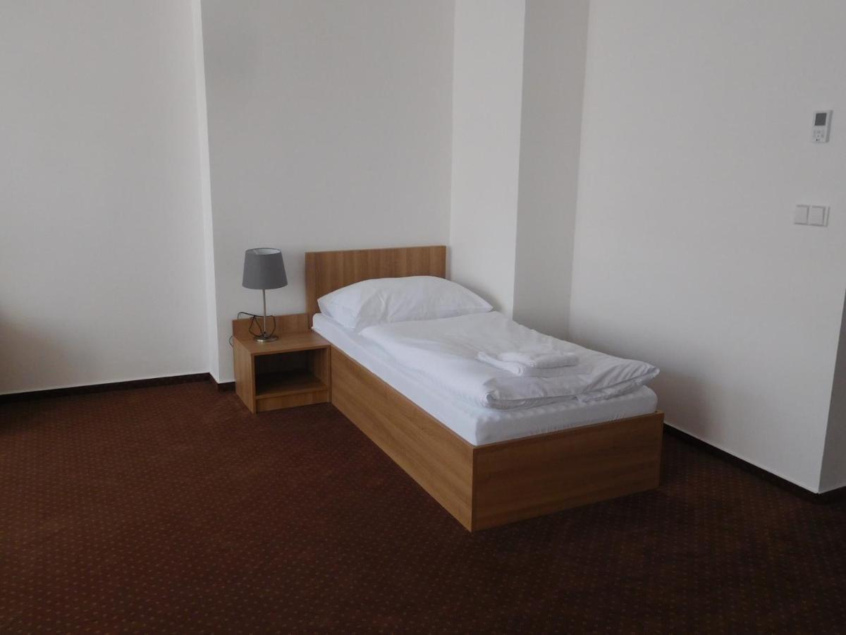 Hotel Fabrika Uherské Hradiště Kültér fotó